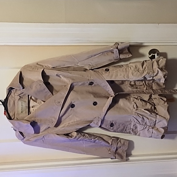Burberry Trenchcoat - Picture 1 of 11